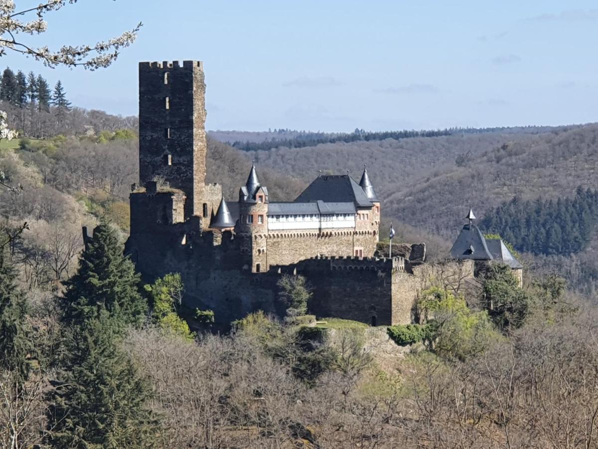 Am Burggraben Auf Der Sauerburg *